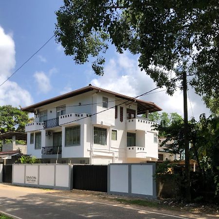 Senarathna Guest House 웰리가마 외부 사진